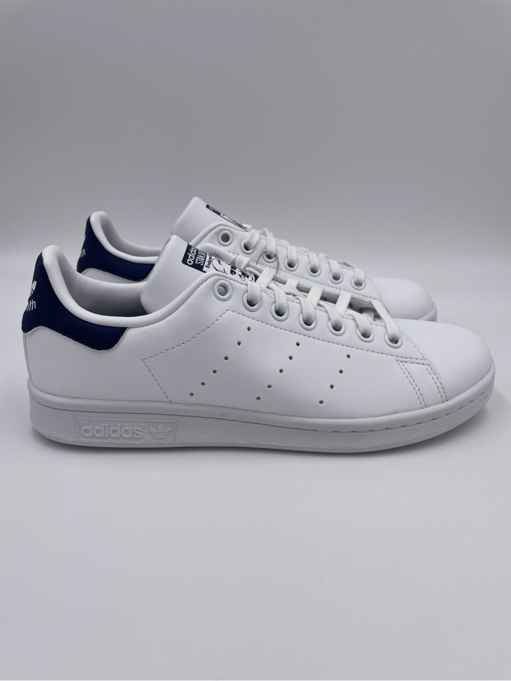 adidas Stan Smith Women’s White Sneakers with Navy Heel Tab NWT Women’s 8